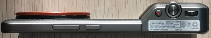 Xiaomi 14 Ultraと撮影用グリップとカメラの高さ