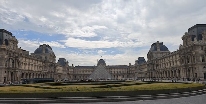 ルーヴル美術館の建物2