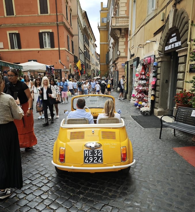 ローマの車