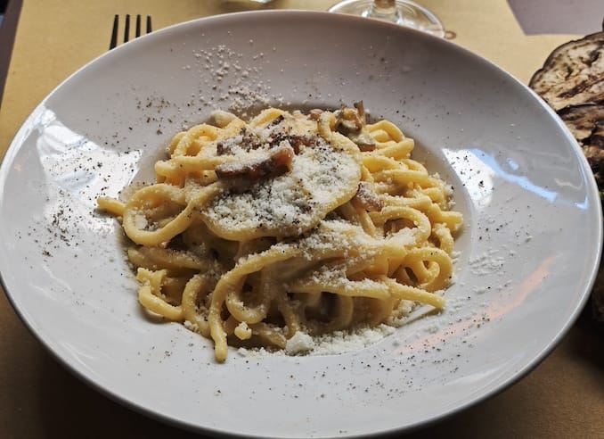 ローマのランチ・カルボラーナ