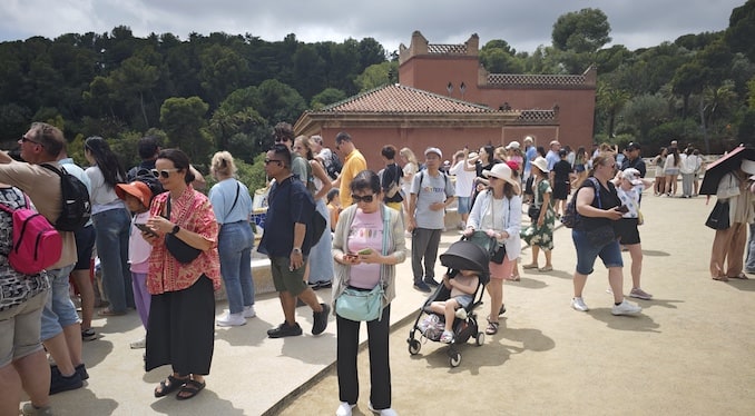 グエル公園の広場の混雑