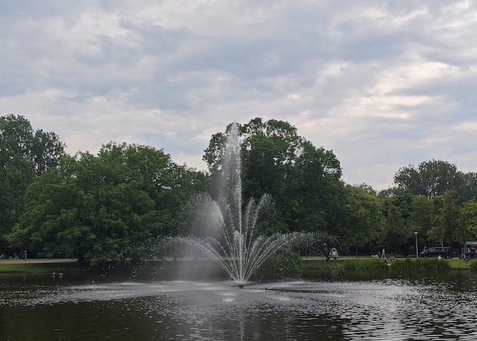 フォンデル公園の噴水