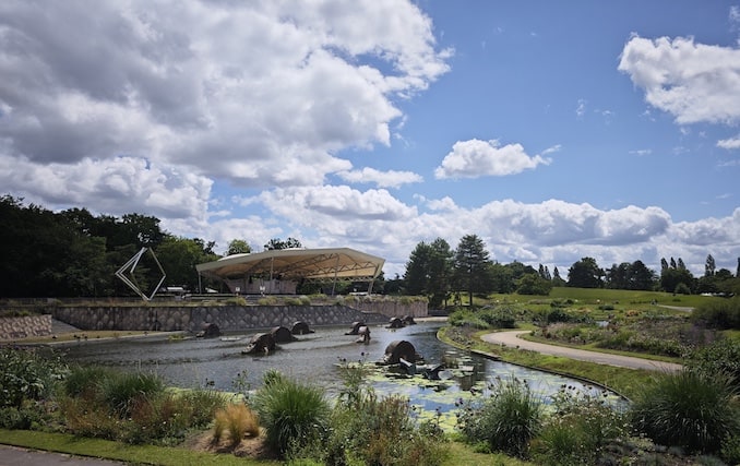 パリ花公園の中