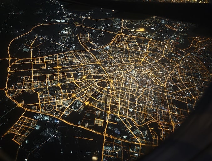 パリから日本までの飛行機の夜の景色2