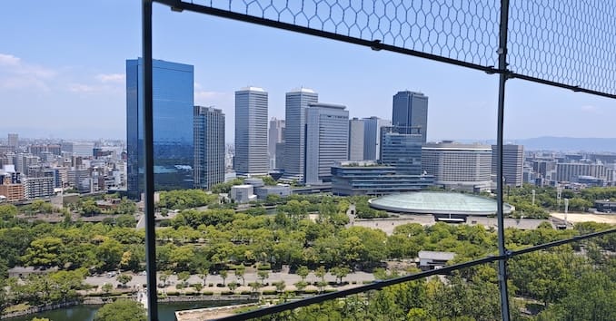 大阪城の天守閣からの景色