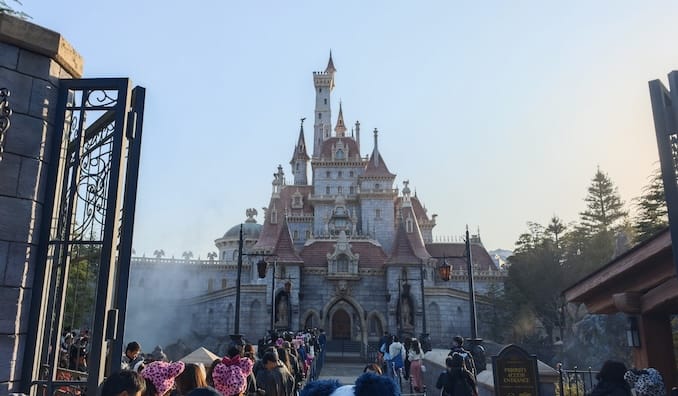 東京ディズニーランドの美女と野獣の城