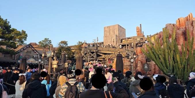 東京ディズニーランドのビッグサンダー・マウンテンの通信速度