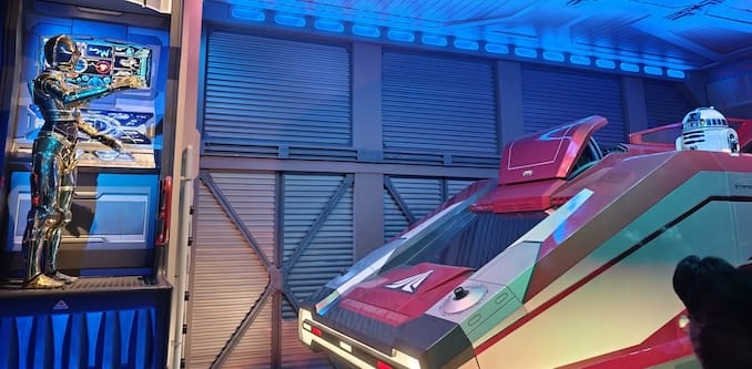 東京ディズニーランドのスター・ツアーズの通信速度計測